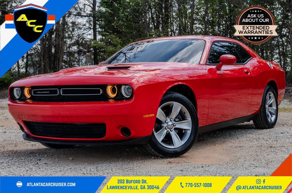 Used 2021 Dodge Challenger SXT image 1