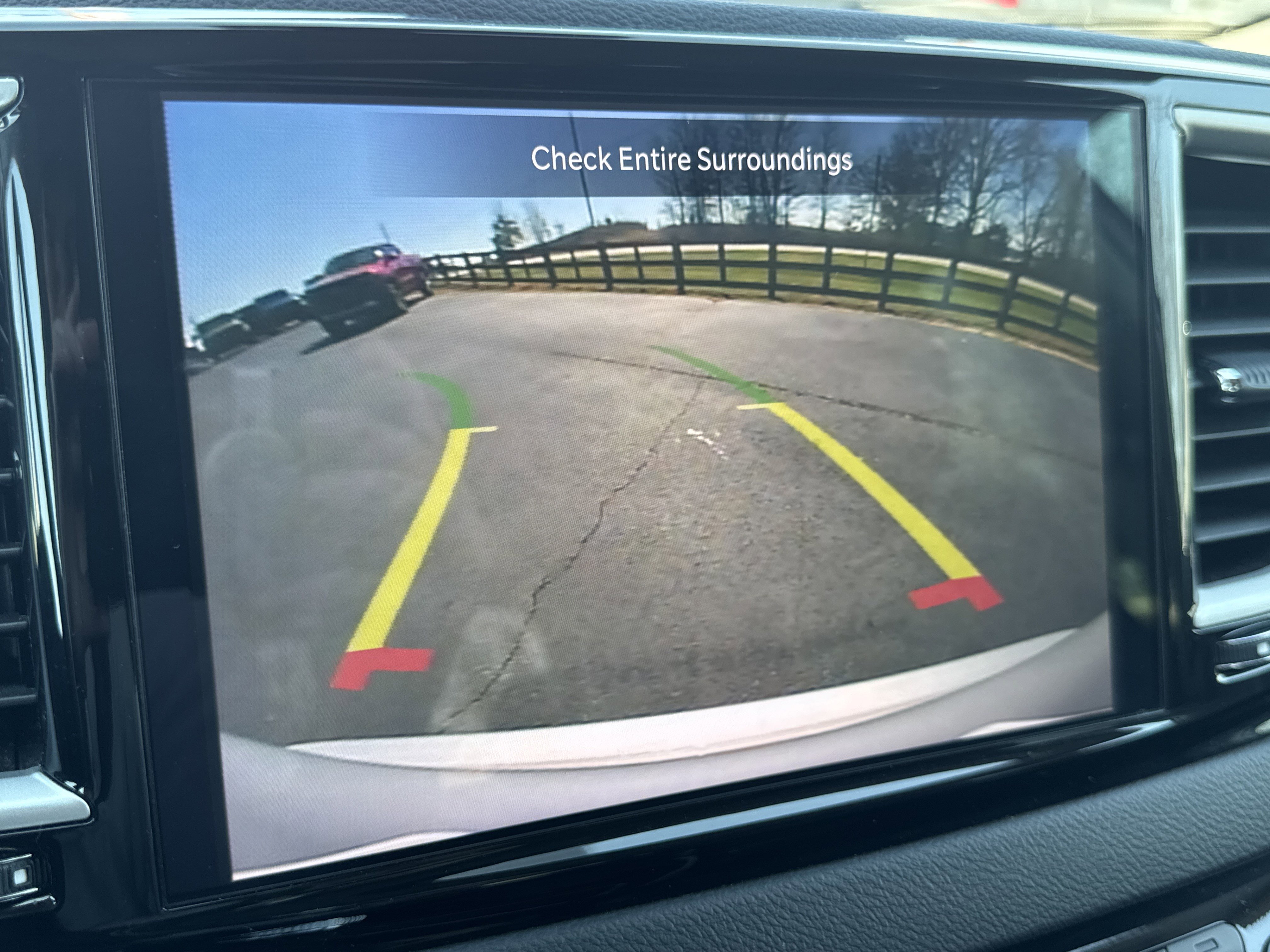 Used 2024 Chrysler Pacifica Touring-L image 28