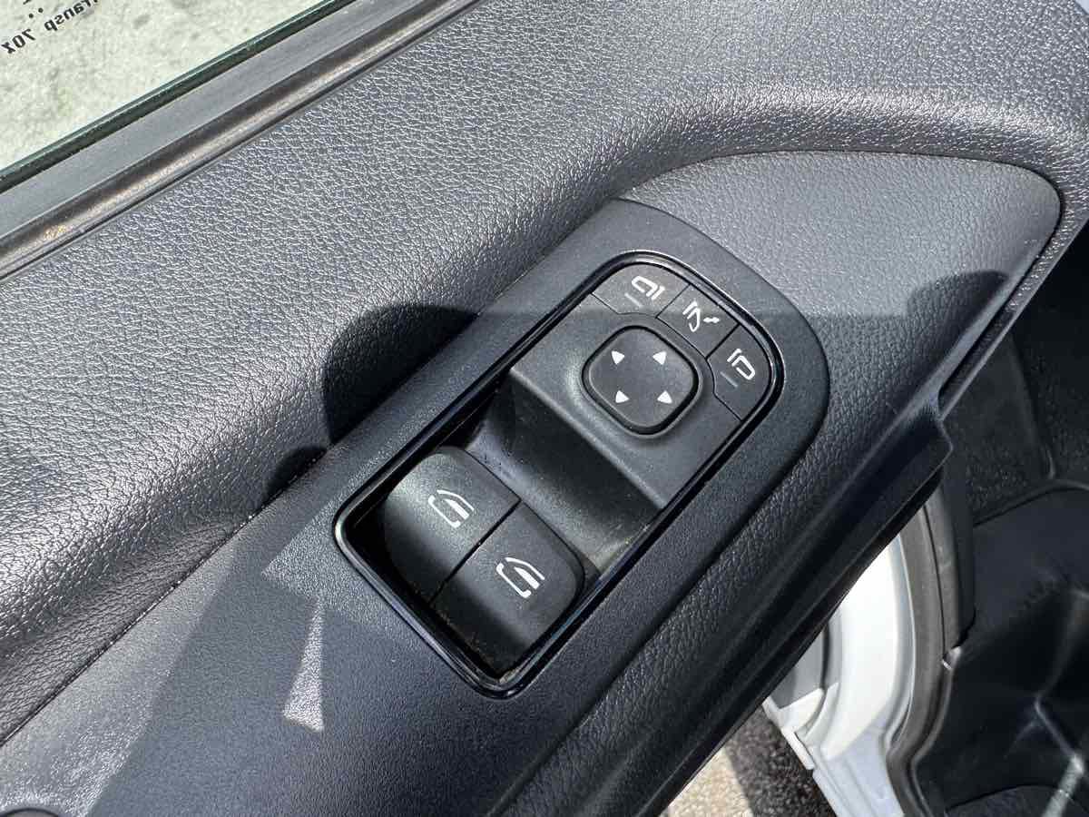 Used 2021 Freightliner Sprinter 2500 RWD image 25
