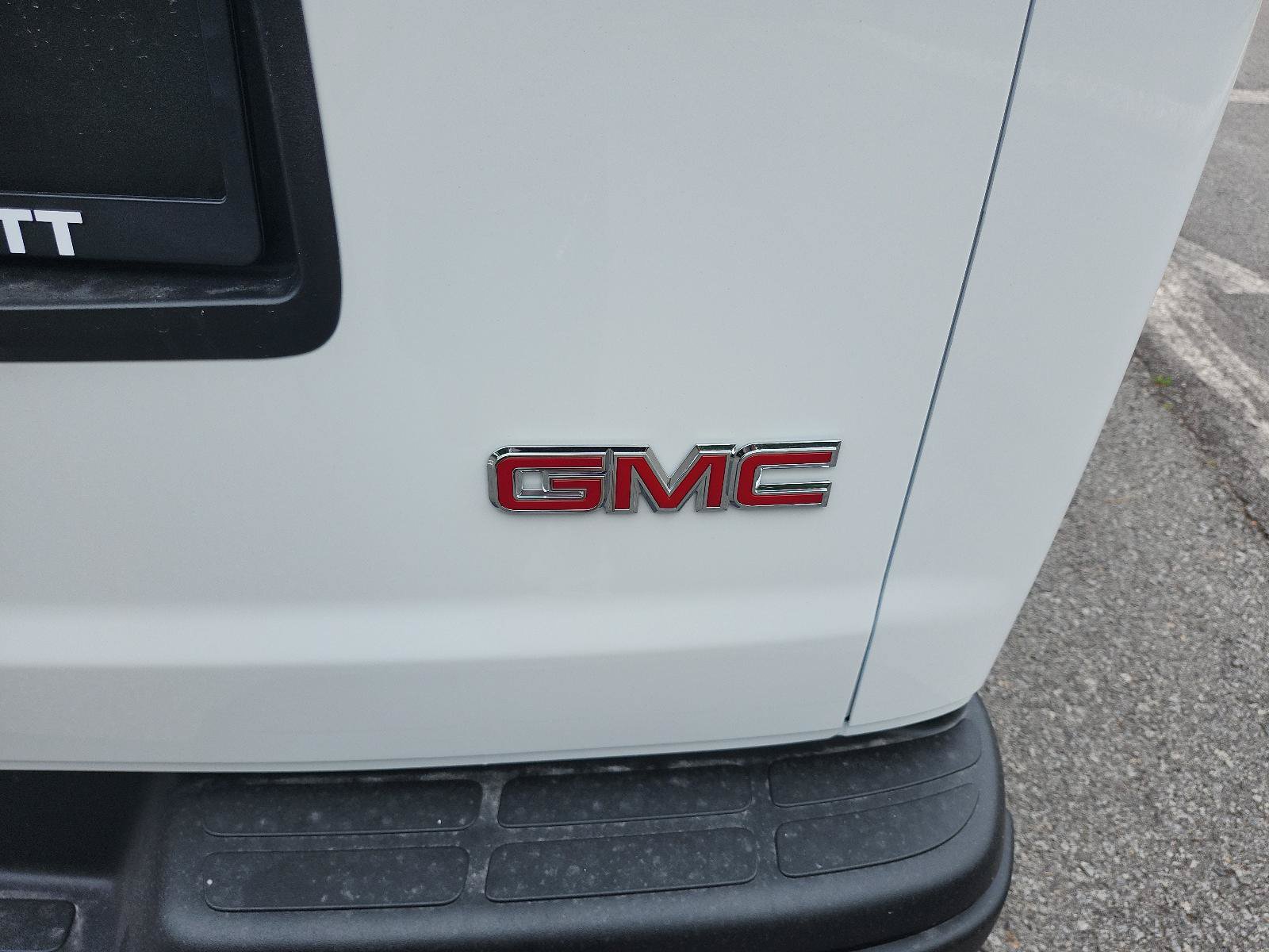 New 2026 GMC Savana 3500 Extended w/ Driver Convenience Package RWD image 4