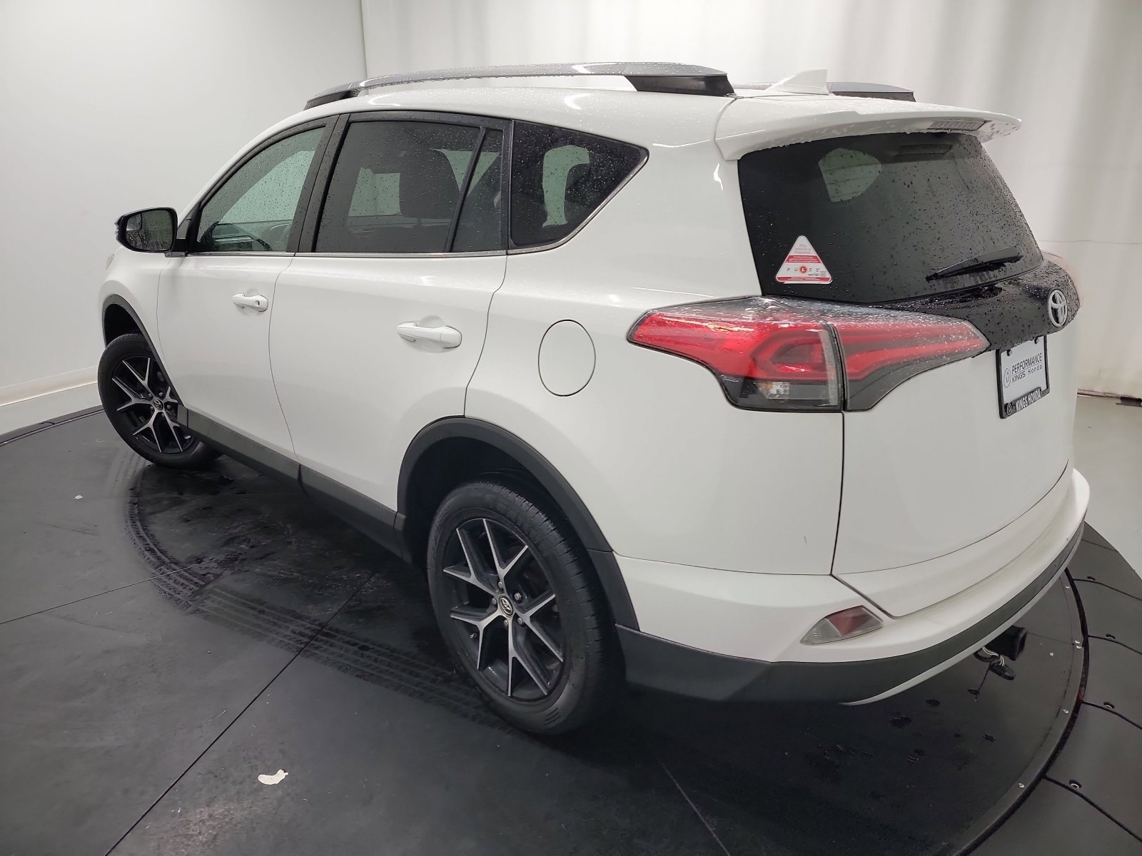 Used 2017 Toyota RAV4 SE image 6