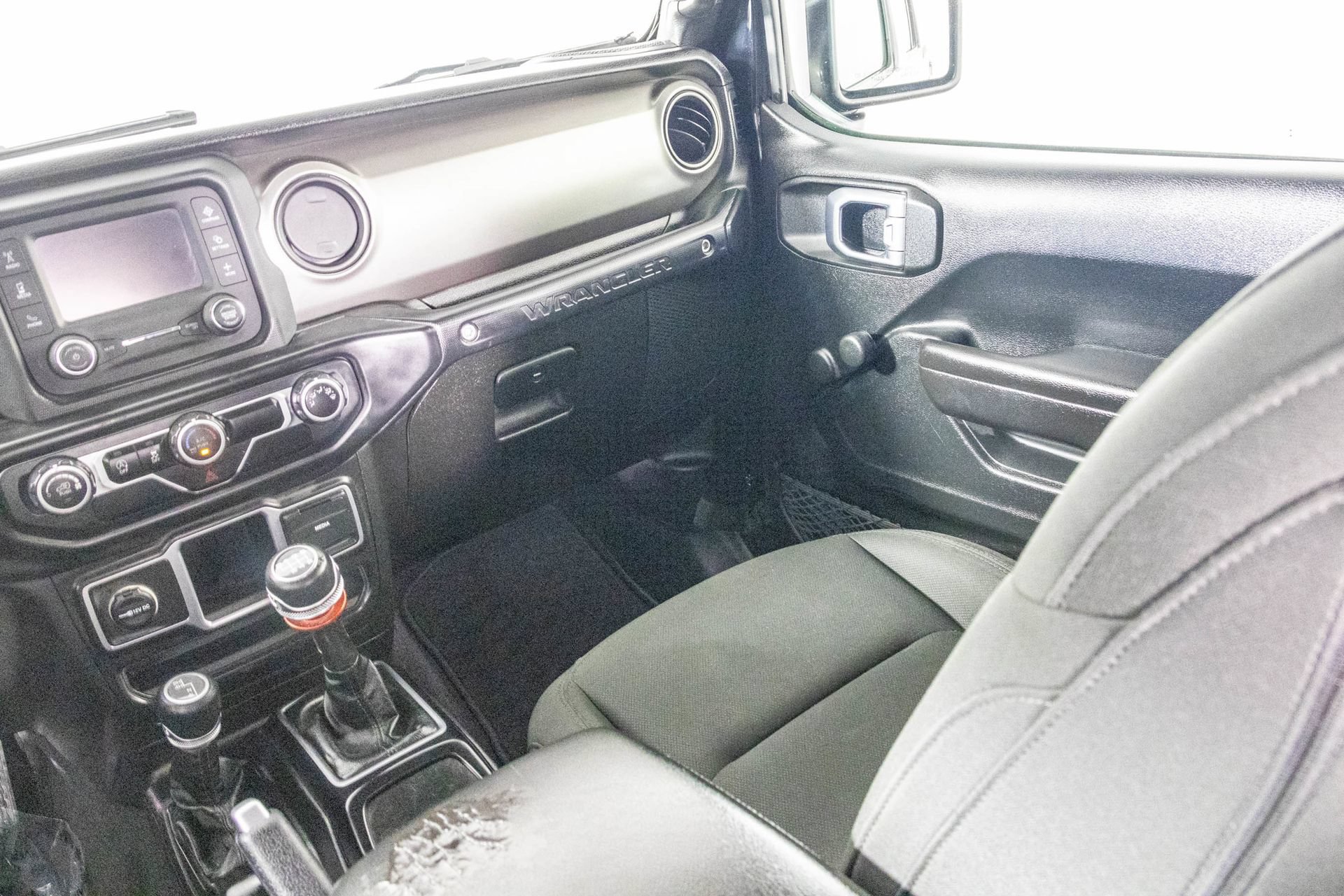 Used 2018 Jeep Wrangler Unlimited Sport AWD/4WD image 36