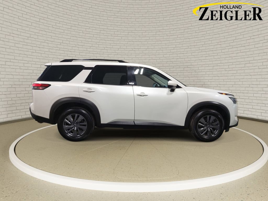 Certified 2024 Nissan Pathfinder SV AWD/4WD image 4