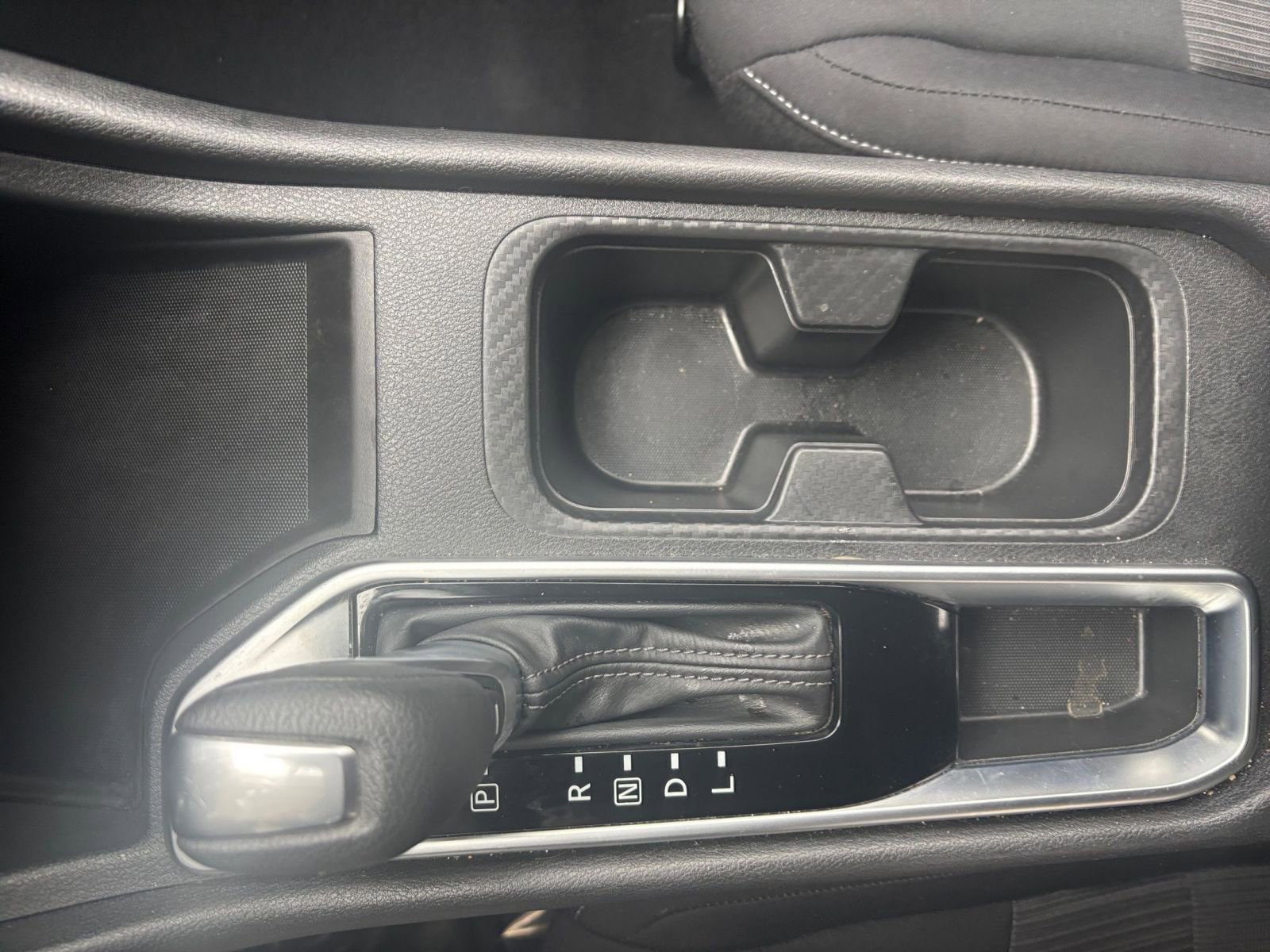 Used 2025 Nissan Sentra SV FWD image 41