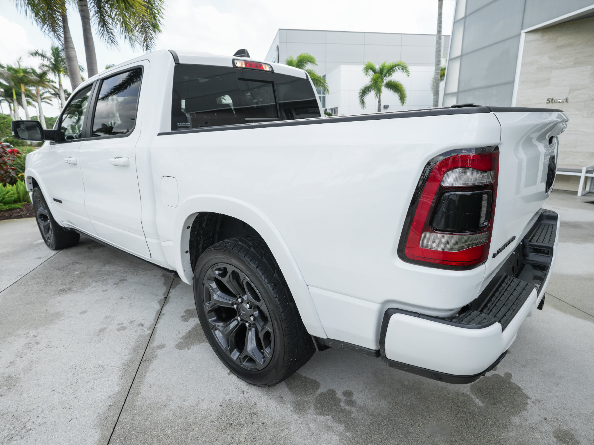 Used 2021 RAM 1500 Limited w/ Night Edition AWD/4WD image 18