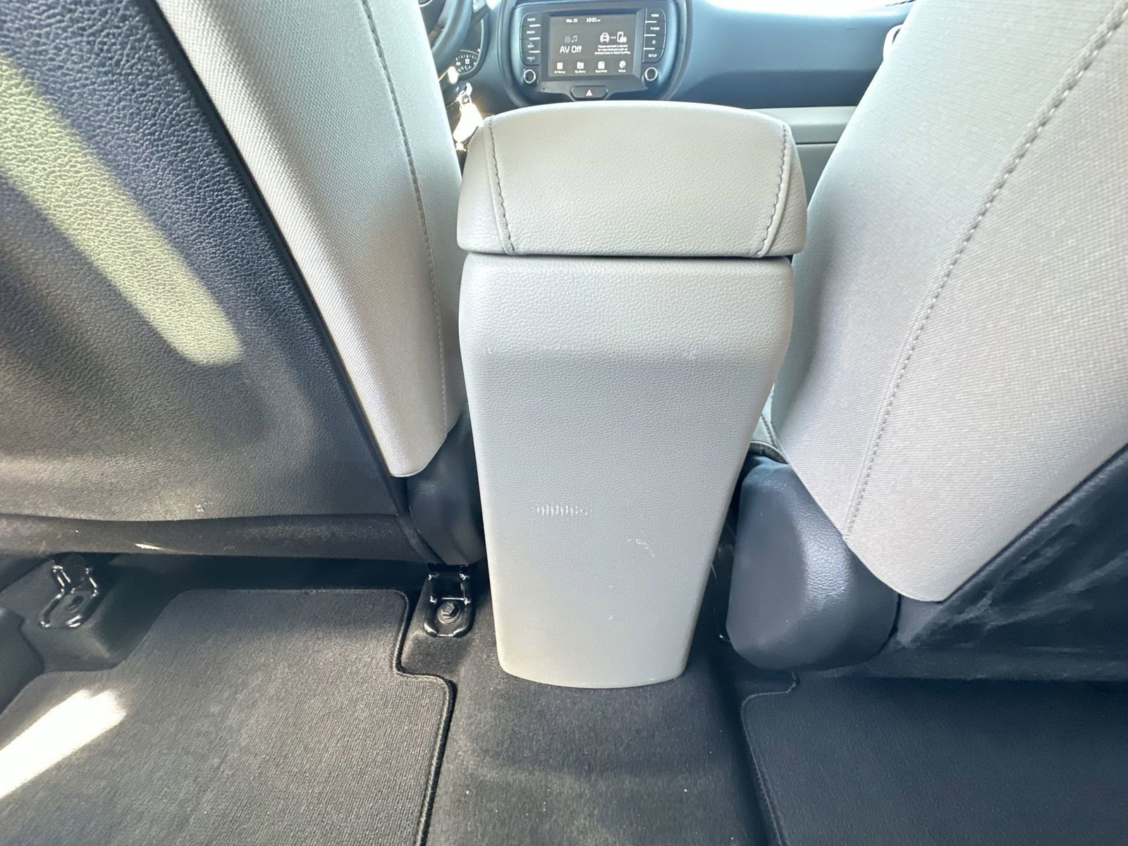Used 2020 Kia Soul S FWD image 19