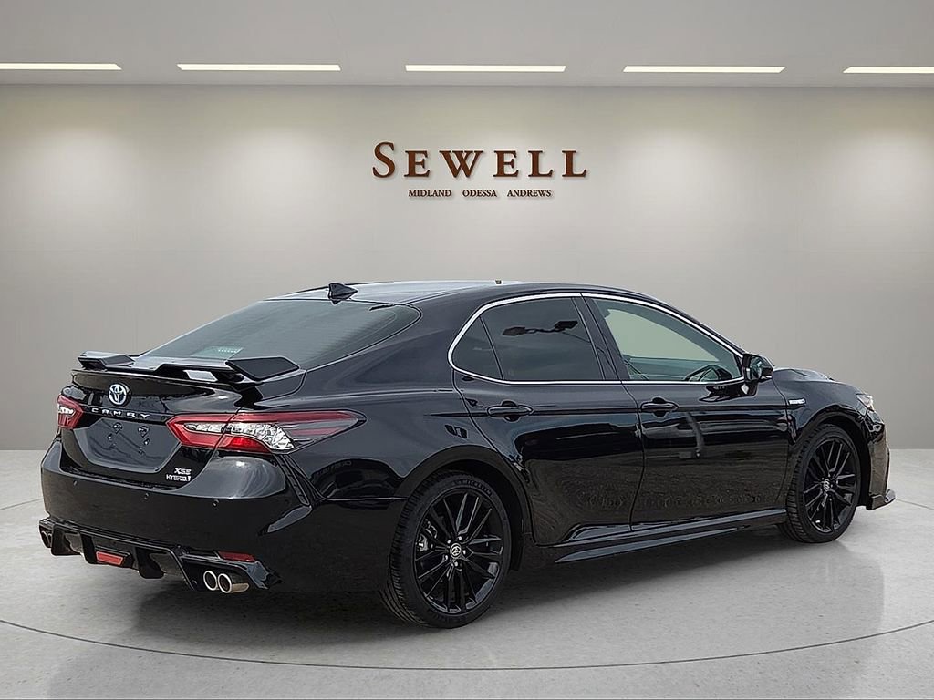 Used 2021 Toyota Camry XSE w/ Navigation Upgrade Package FWD image 4