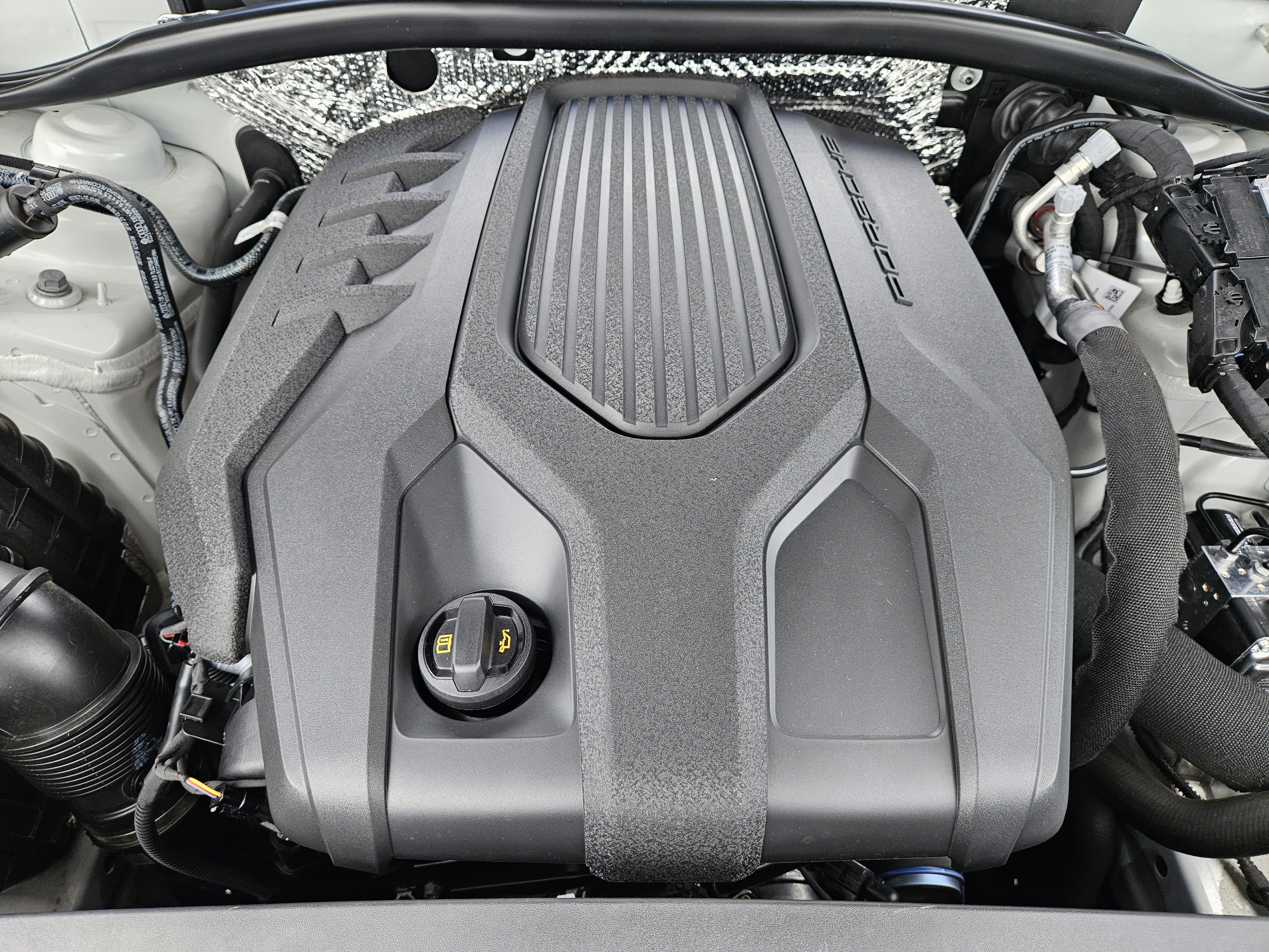 Certified 2026 Porsche Macan AWD/4WD image 30