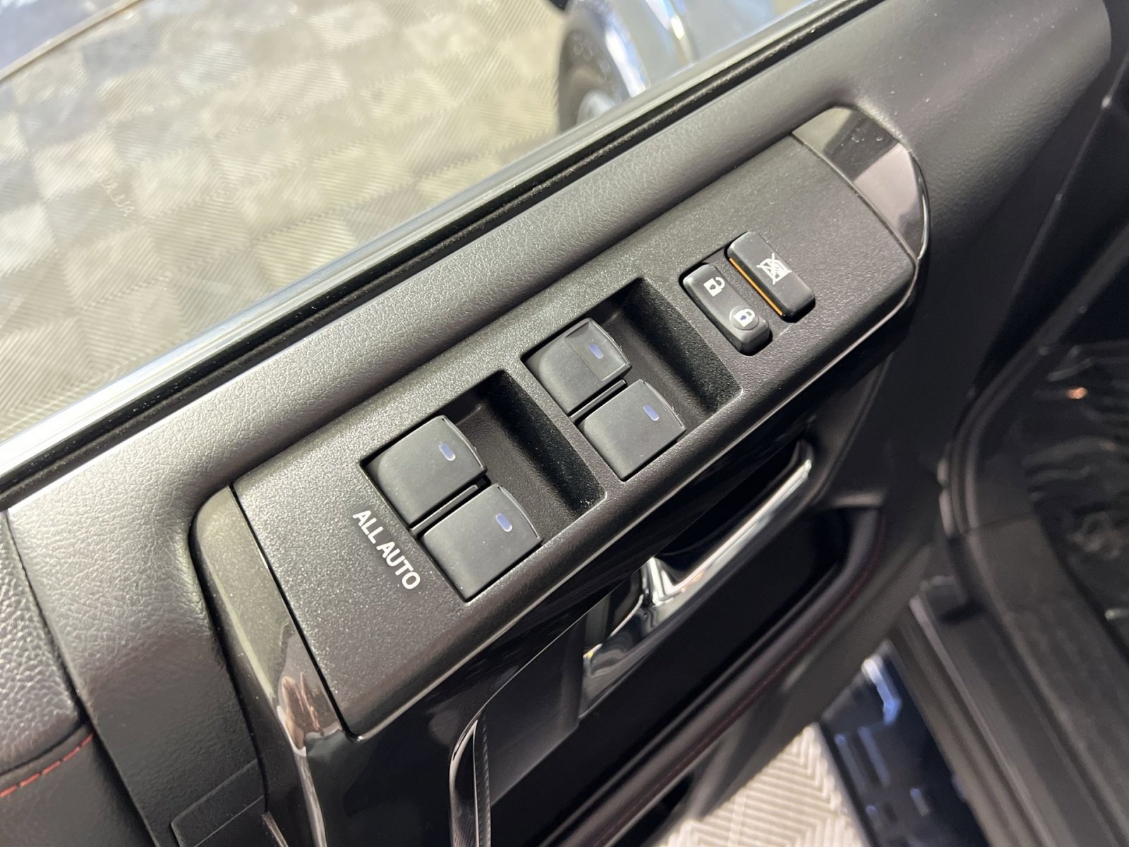 Used 2024 Toyota 4Runner TRD Off-Road image 15