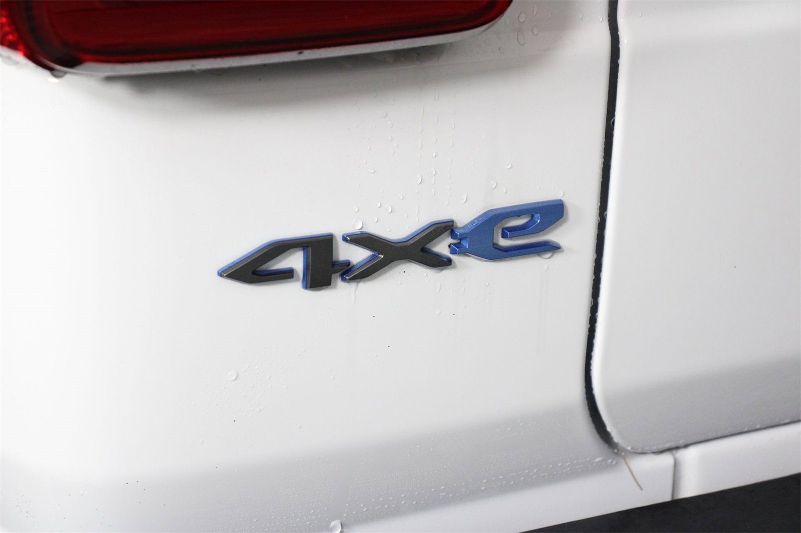 Used 2024 Jeep Wrangler Unlimited Rubicon 4xe w/ Technology Group image 19