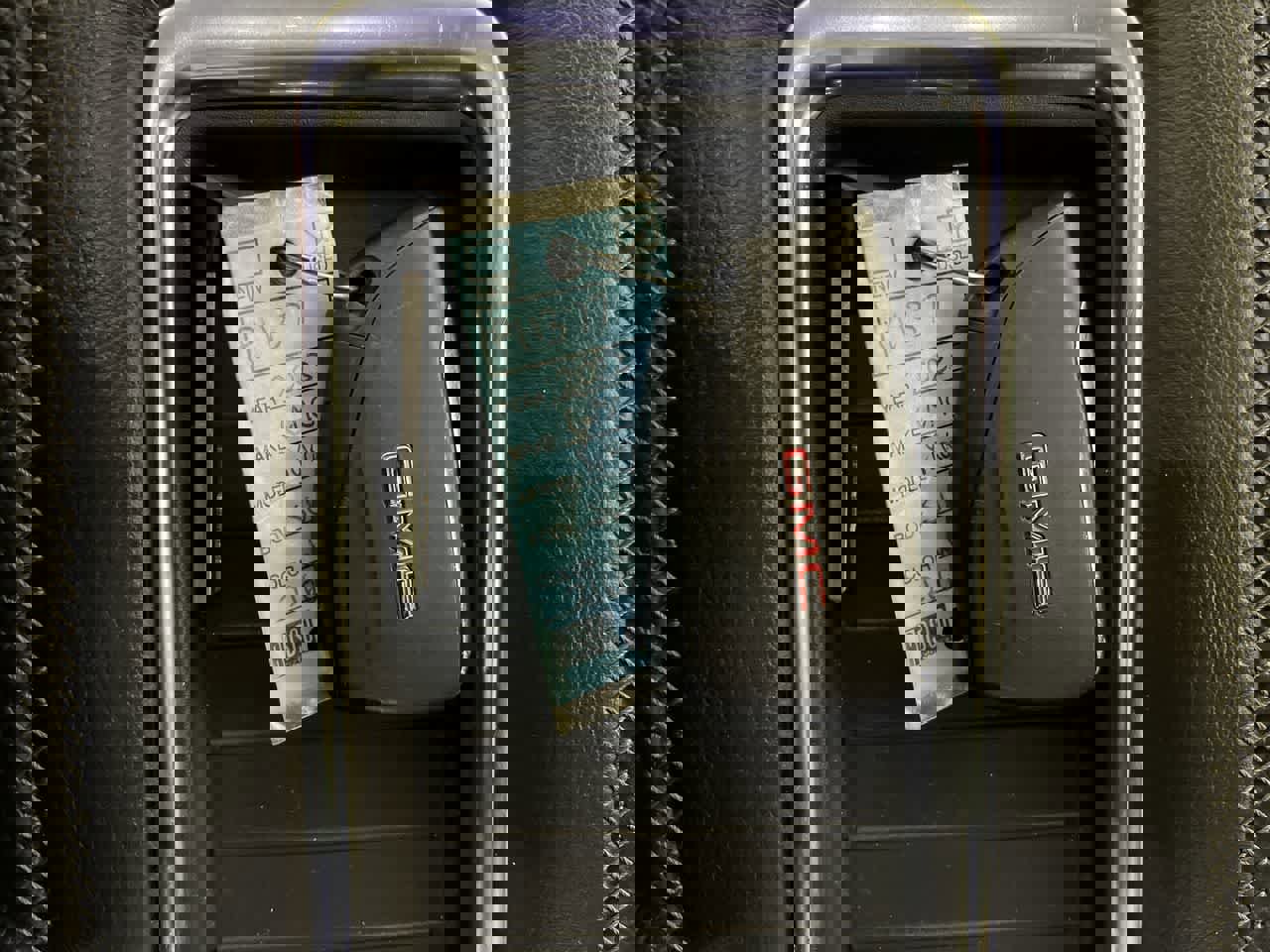 Used 2023 GMC Yukon XL Denali image 24