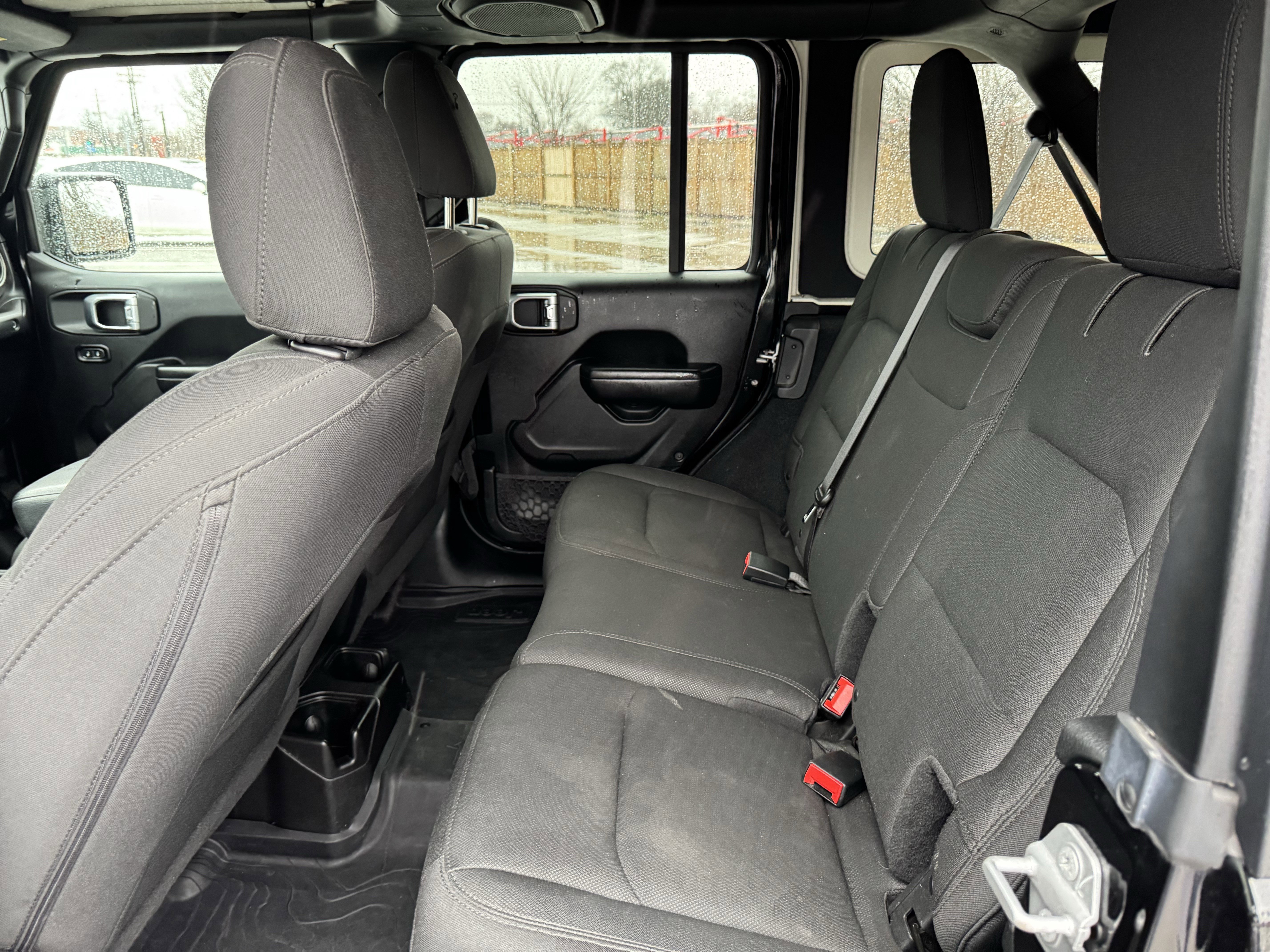 Used 2018 Jeep Wrangler Unlimited Sport S image 29