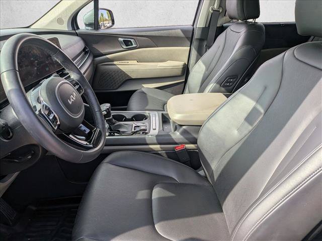 Used 2025 Kia Carnival EX FWD image 14