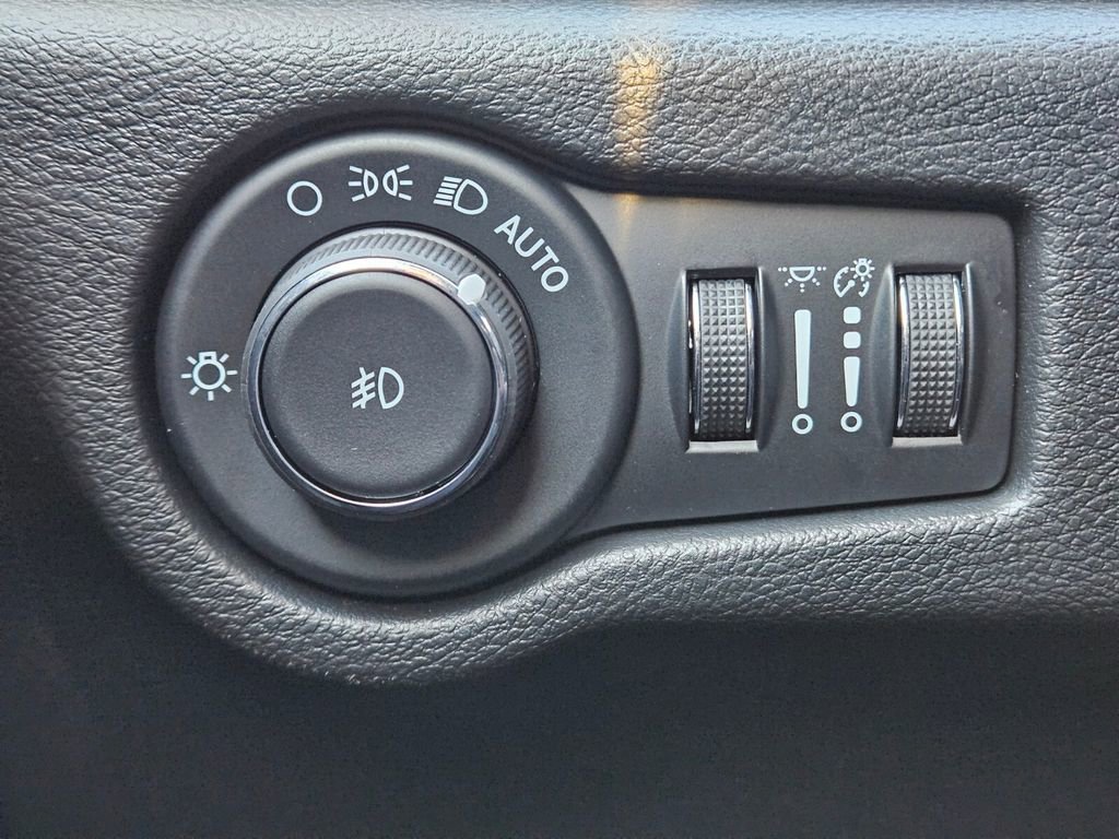 New 2026 Chrysler Pacifica Select image 24