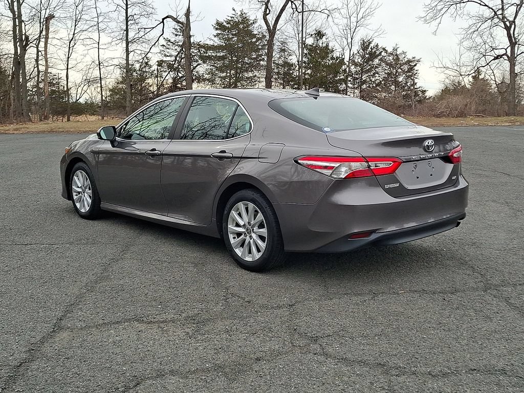 Used 2020 Toyota Camry LE FWD image 7