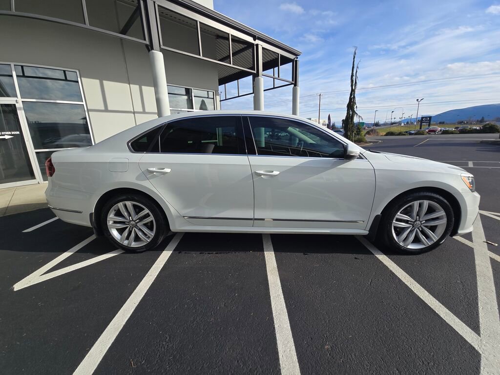 Used 2017 Volkswagen Passat 1.8T SE image 4