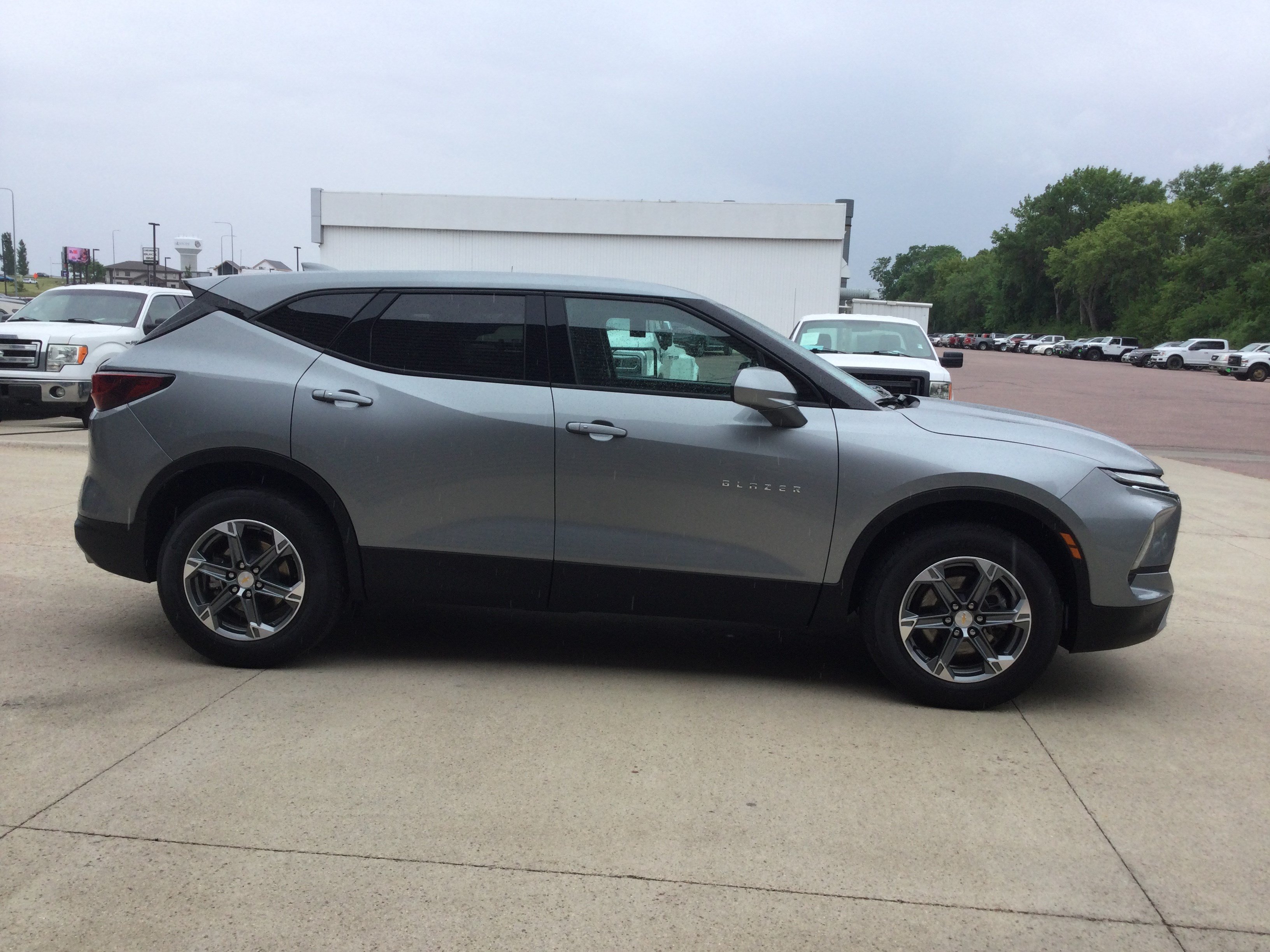 Used 2024 Chevrolet Blazer LT w/ Driver Confidence Package AWD/4WD image 3