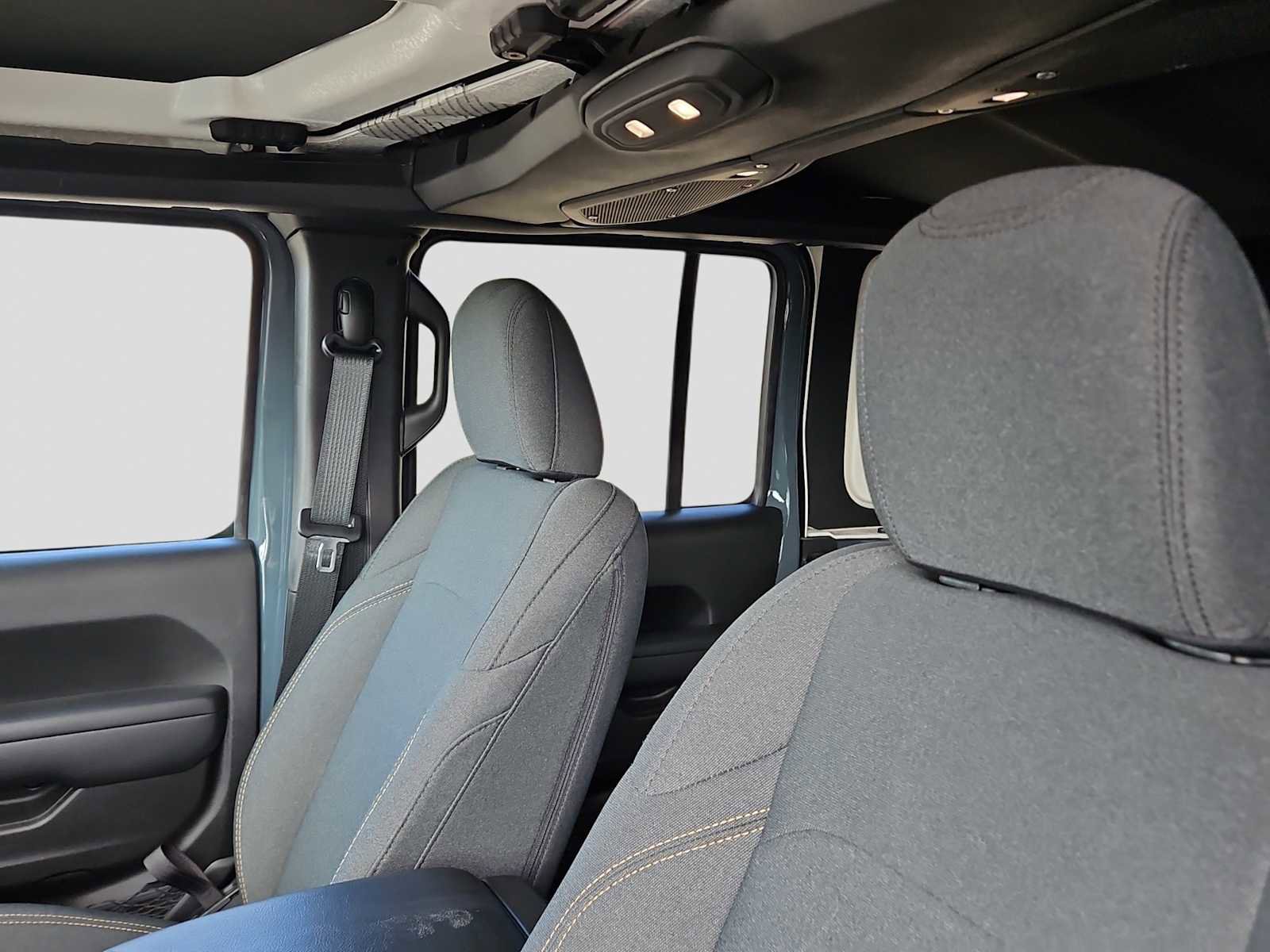 Used 2024 Jeep Wrangler Sport S image 15