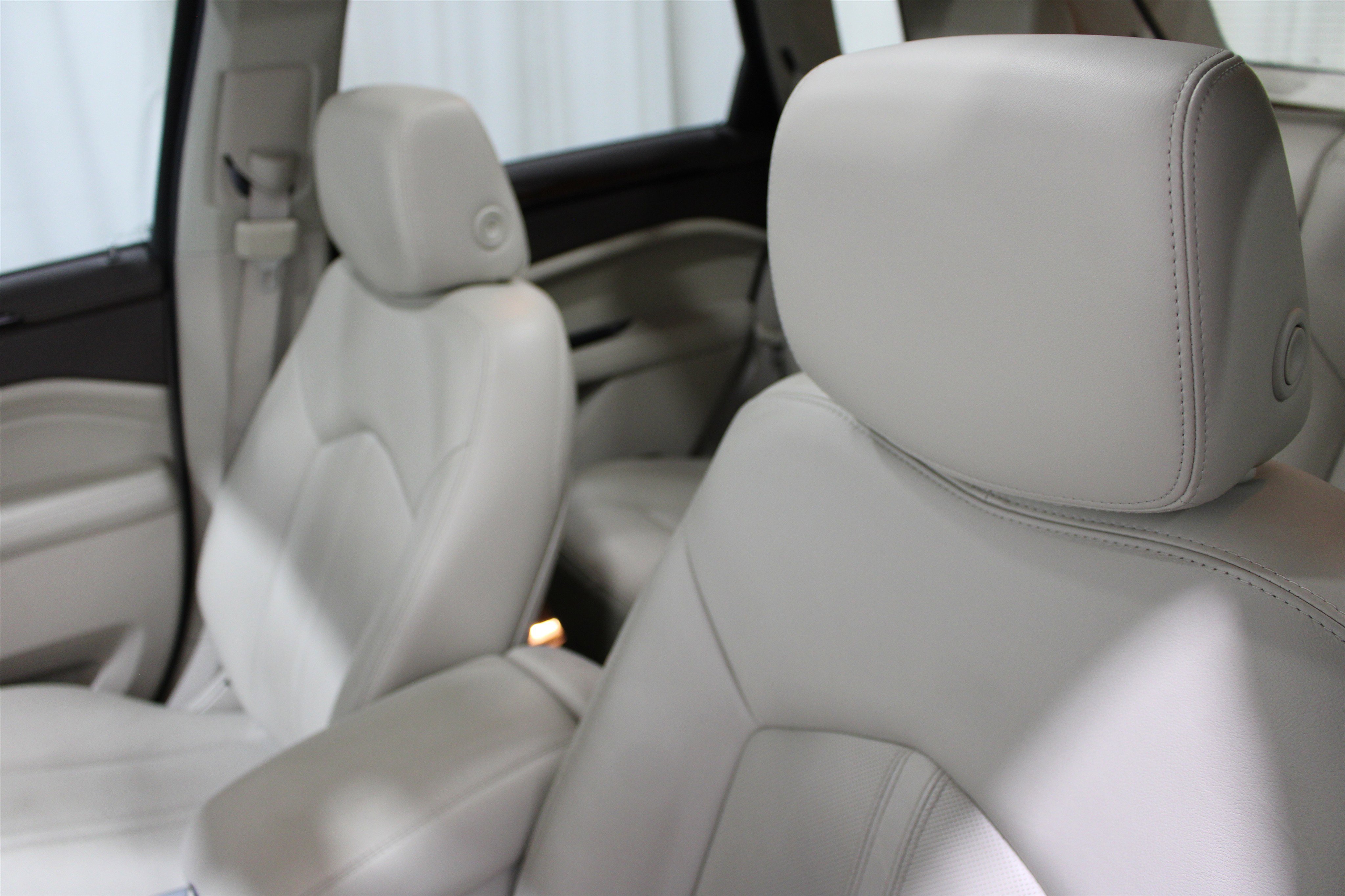 Used 2016 Cadillac SRX Premium w/ LPO, Protection Package image 4