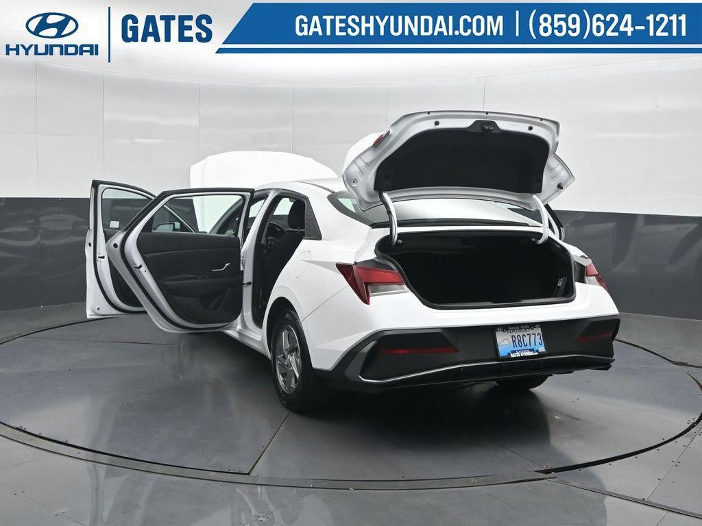 New 2025 Hyundai Elantra SE FWD image 53