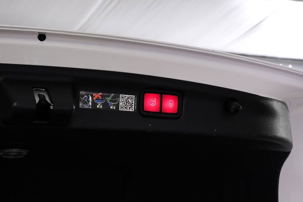 Used 2022 Mercedes-Benz C 300 Sedan image 57