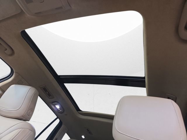 Certified 2024 Cadillac XT6 Sport w/ Platinum Package image 33