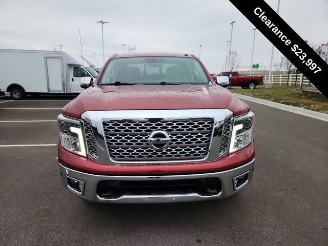 Used 2018 Nissan Titan SL image 3
