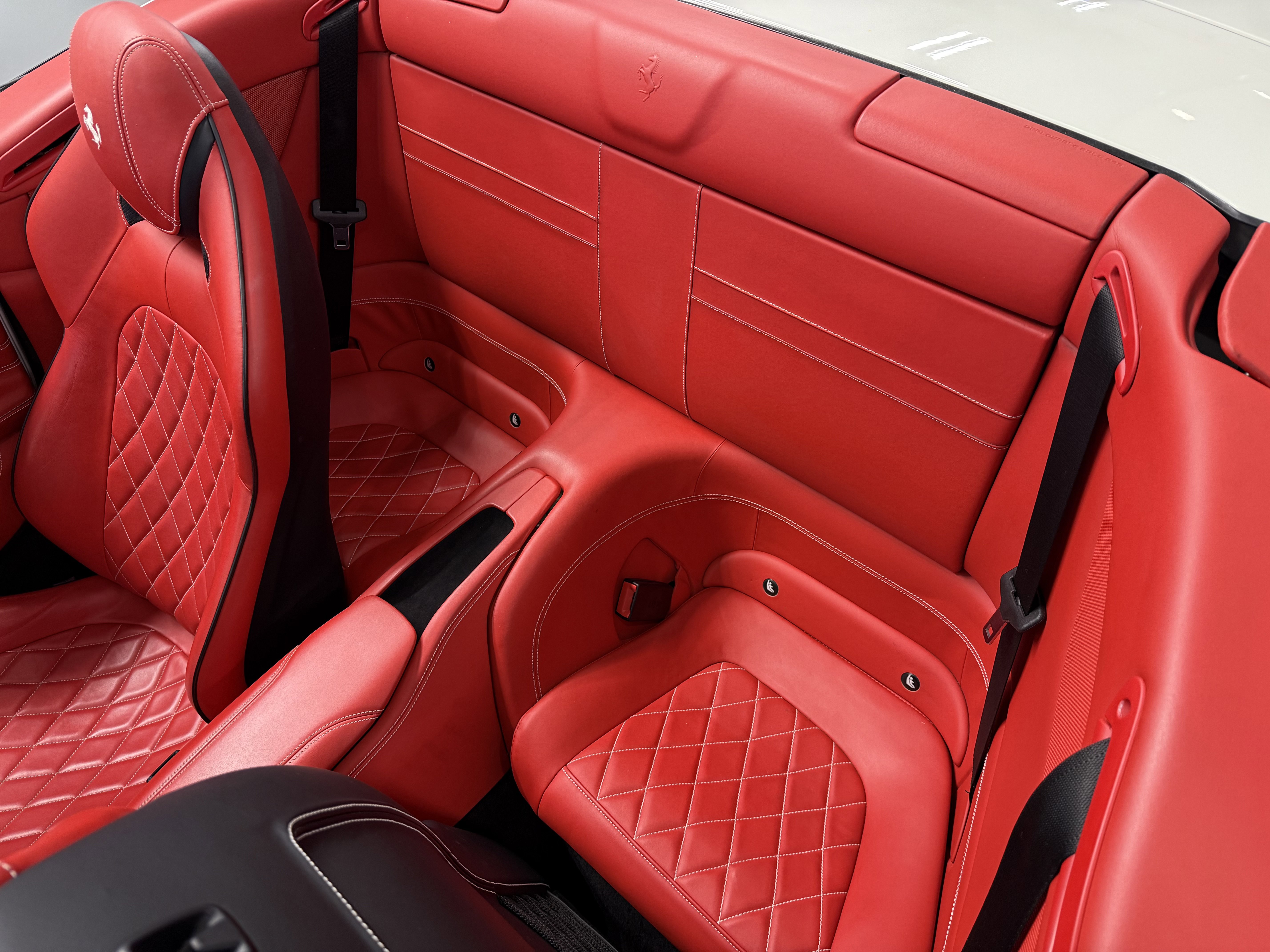 Used 2017 Ferrari California T image 22