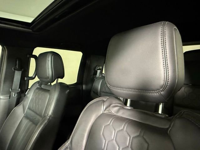 Used 2022 Nissan Frontier PRO-4X w/ Pro-4X Premium Package image 15