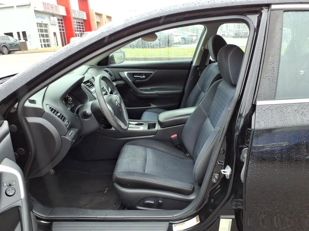 Used 2016 Nissan Altima 2.5 S w/ Power Driver Seat Package FWD image 4