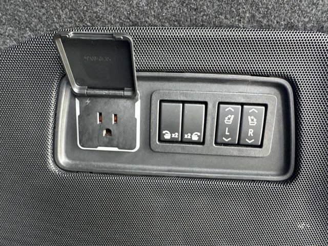 Used 2021 Cadillac Escalade Sport w/ Driver Assist Tech Package image 13