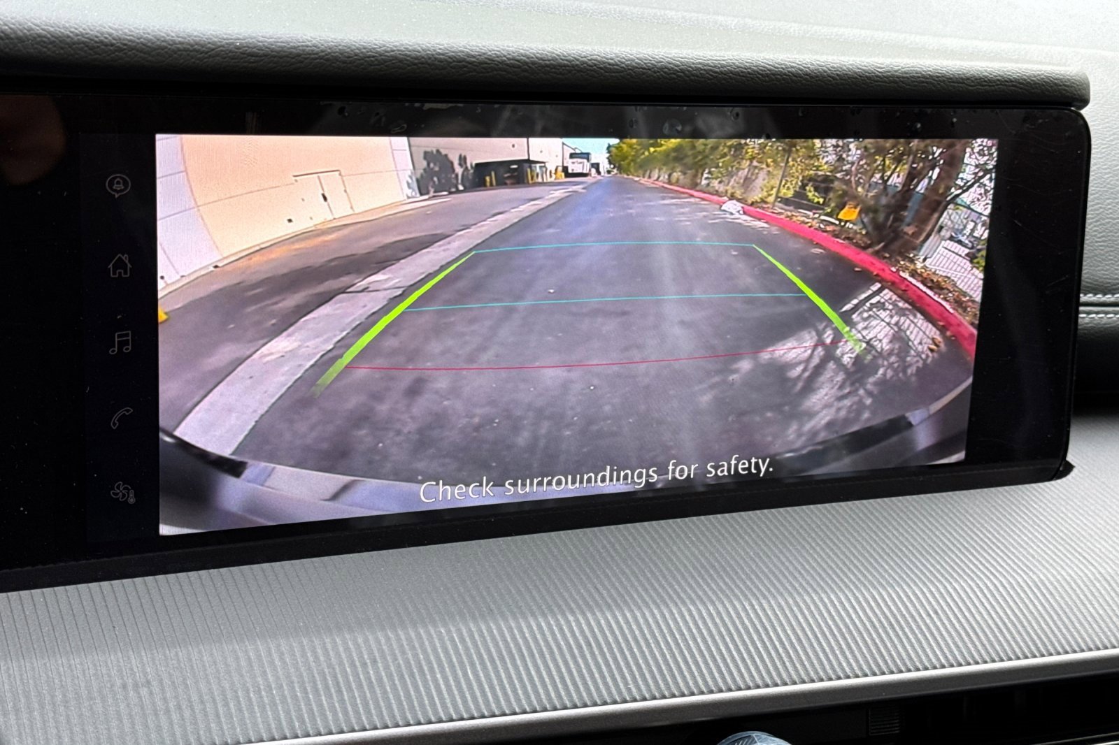 New 2025 Nissan Murano SV w/ Cargo Package image 16