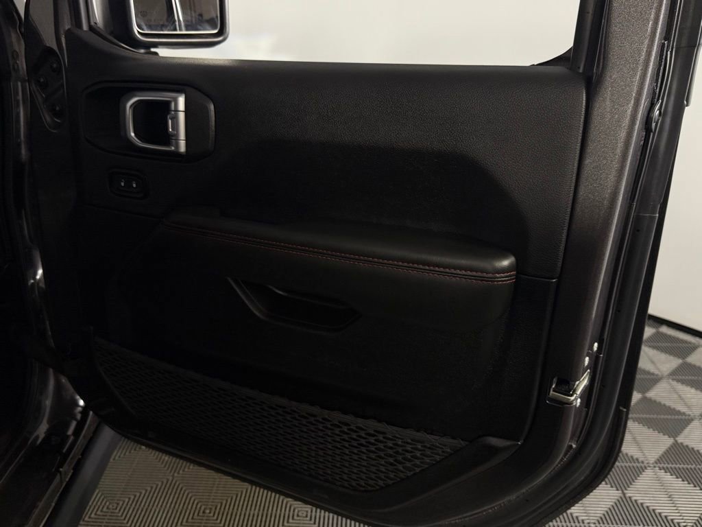 Certified 2025 Jeep Wrangler Unlimited Rubicon image 33