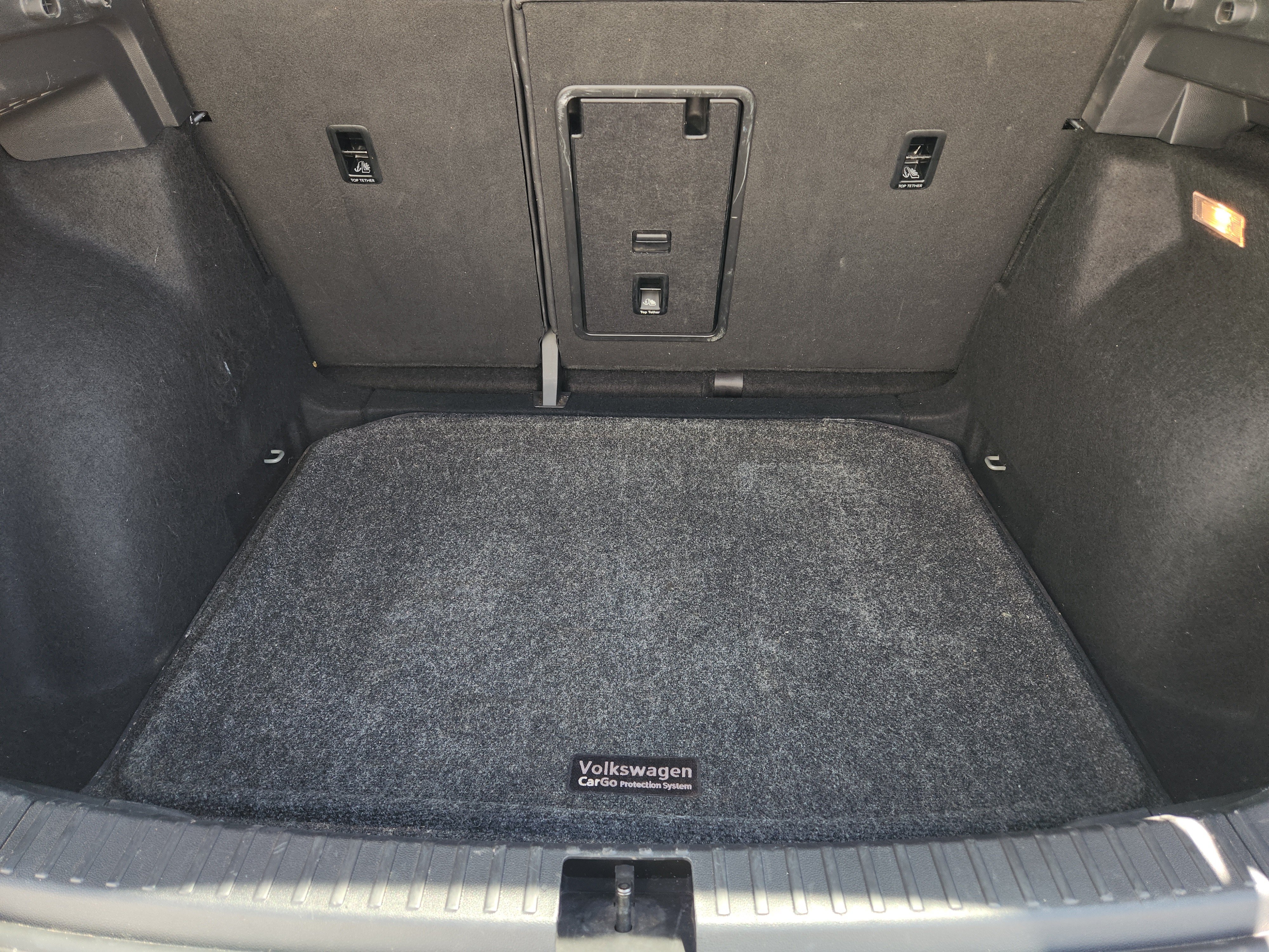 Used 2022 Volkswagen Taos SE w/ Panoramic Sunroof Package FWD image 35