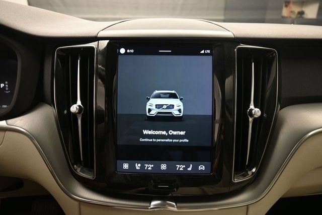 Used 2023 Volvo XC60 B5 Core w/ Climate Package FWD image 11