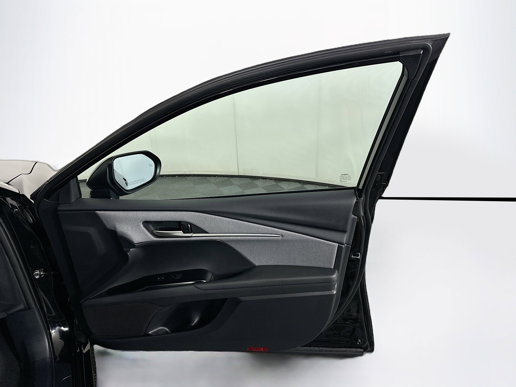 Used 2025 Toyota Camry LE image 30