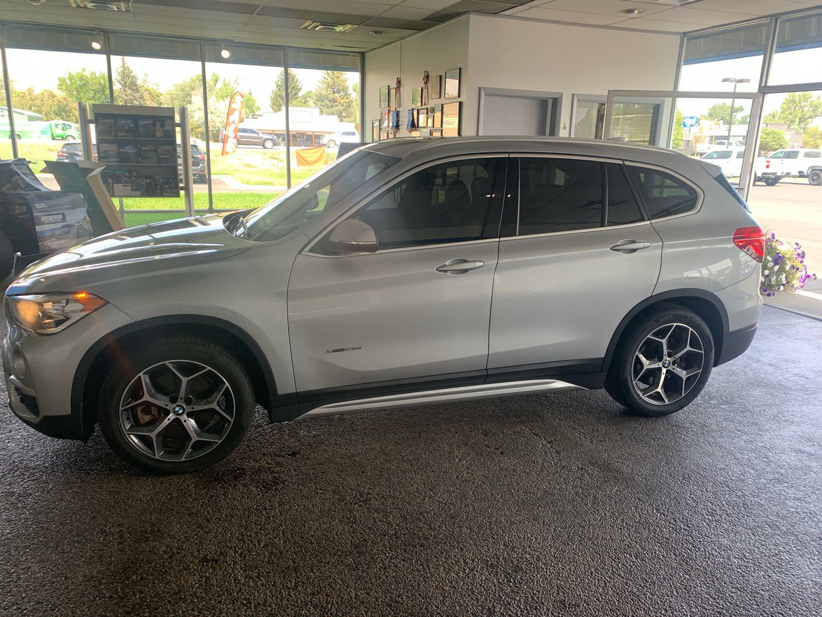 Used 2018 BMW X1 xDrive28i image 3