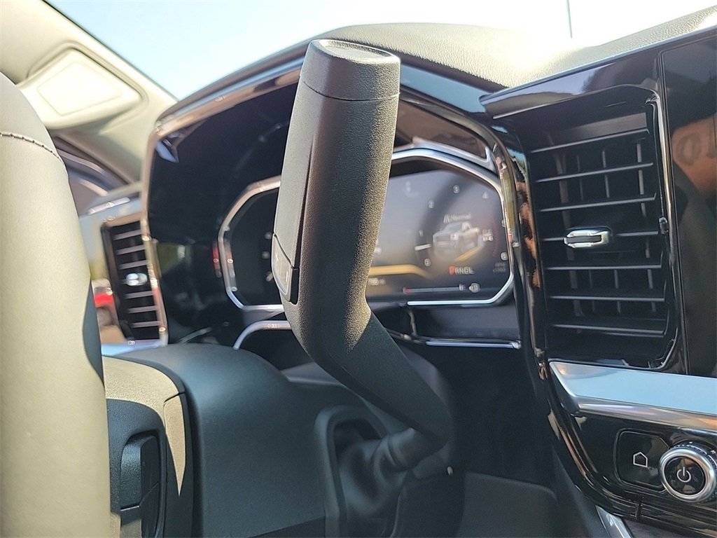 New 2026 GMC Sierra 2500 SLT w/ SLT Convenience Package image 28