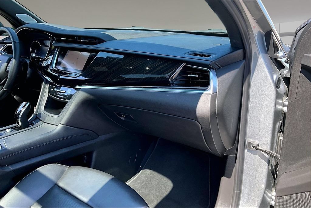 Certified 2025 Cadillac XT6 Premium Luxury AWD/4WD image 16
