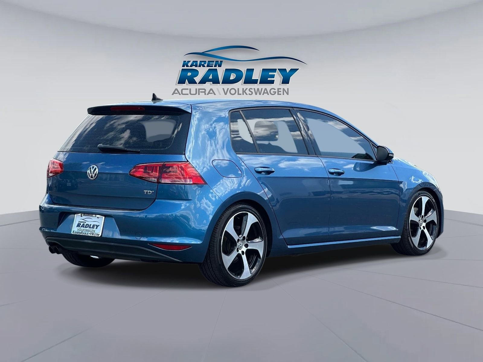Used 2015 Volkswagen Golf TDI SEL image 2