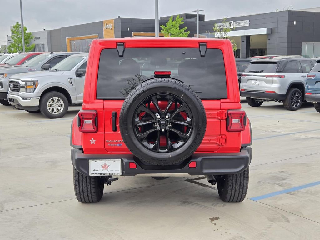 Used 2025 Jeep Wrangler Unlimited Sahara image 4
