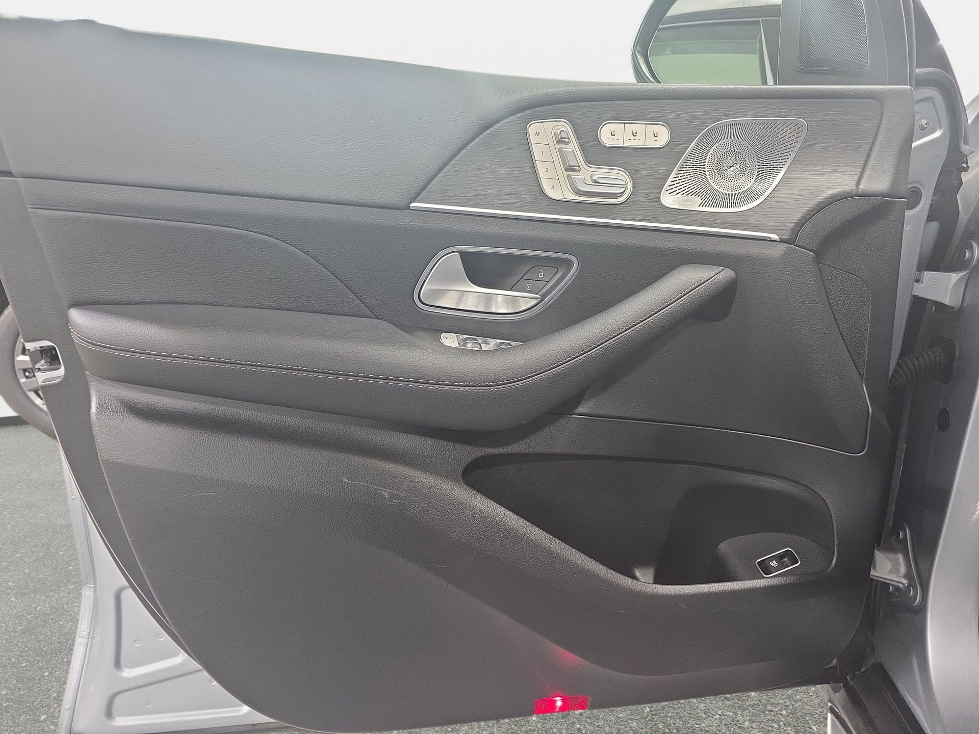 Certified 2025 Mercedes-Benz GLS 450 4MATIC image 26