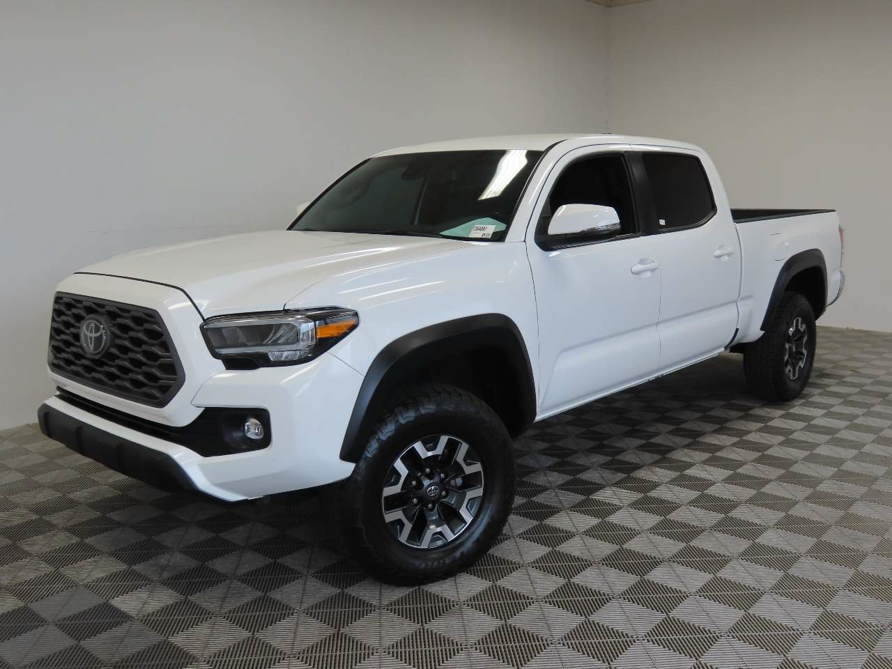 Used 2023 Toyota Tacoma TRD Off-Road AWD/4WD image 1