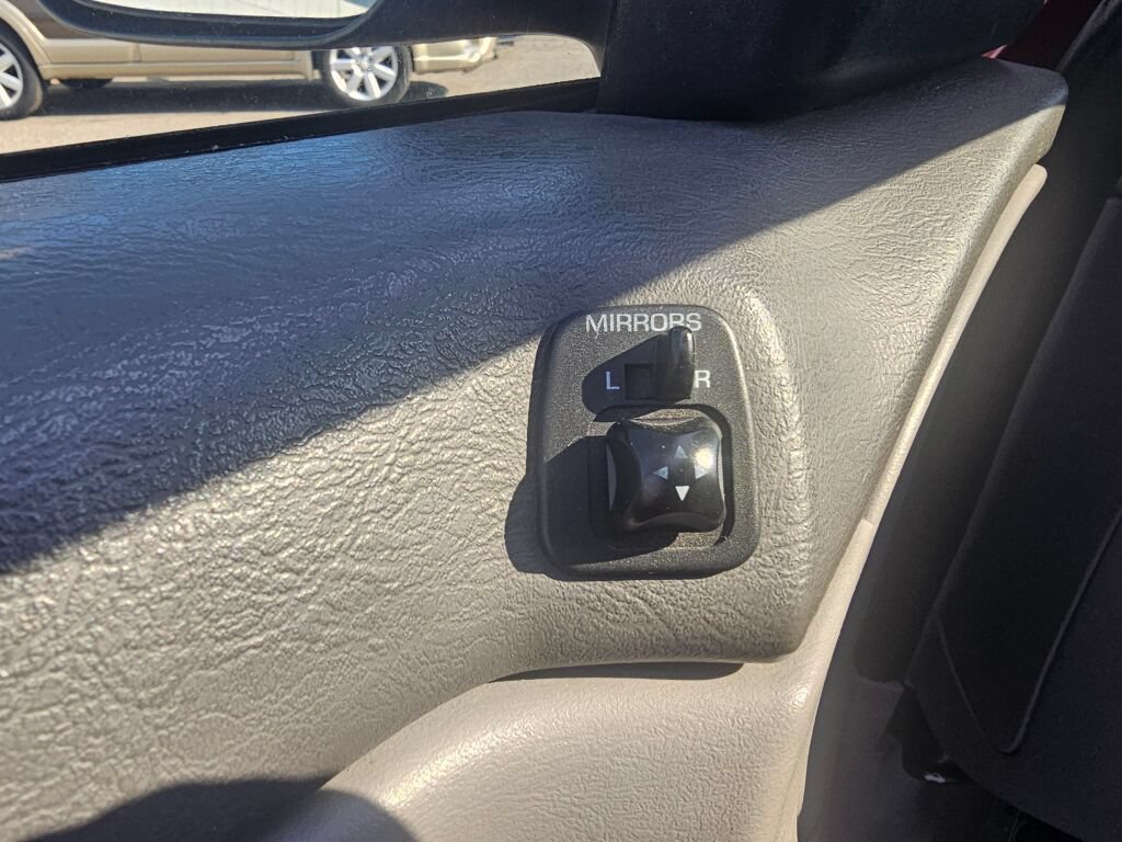 Used 2000 Ford Taurus SES FWD image 22