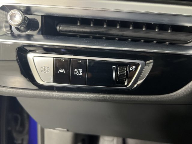 Used 2026 Cadillac Lyriq Signature Sport AWD/4WD image 17