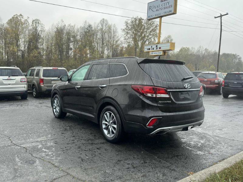 Used 2017 Hyundai Santa Fe SE AWD/4WD image 7