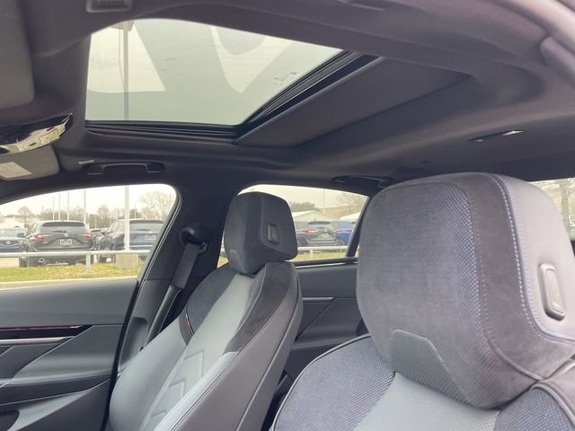 Used 2024 BMW 530i 530i w/ M Sport Package image 24