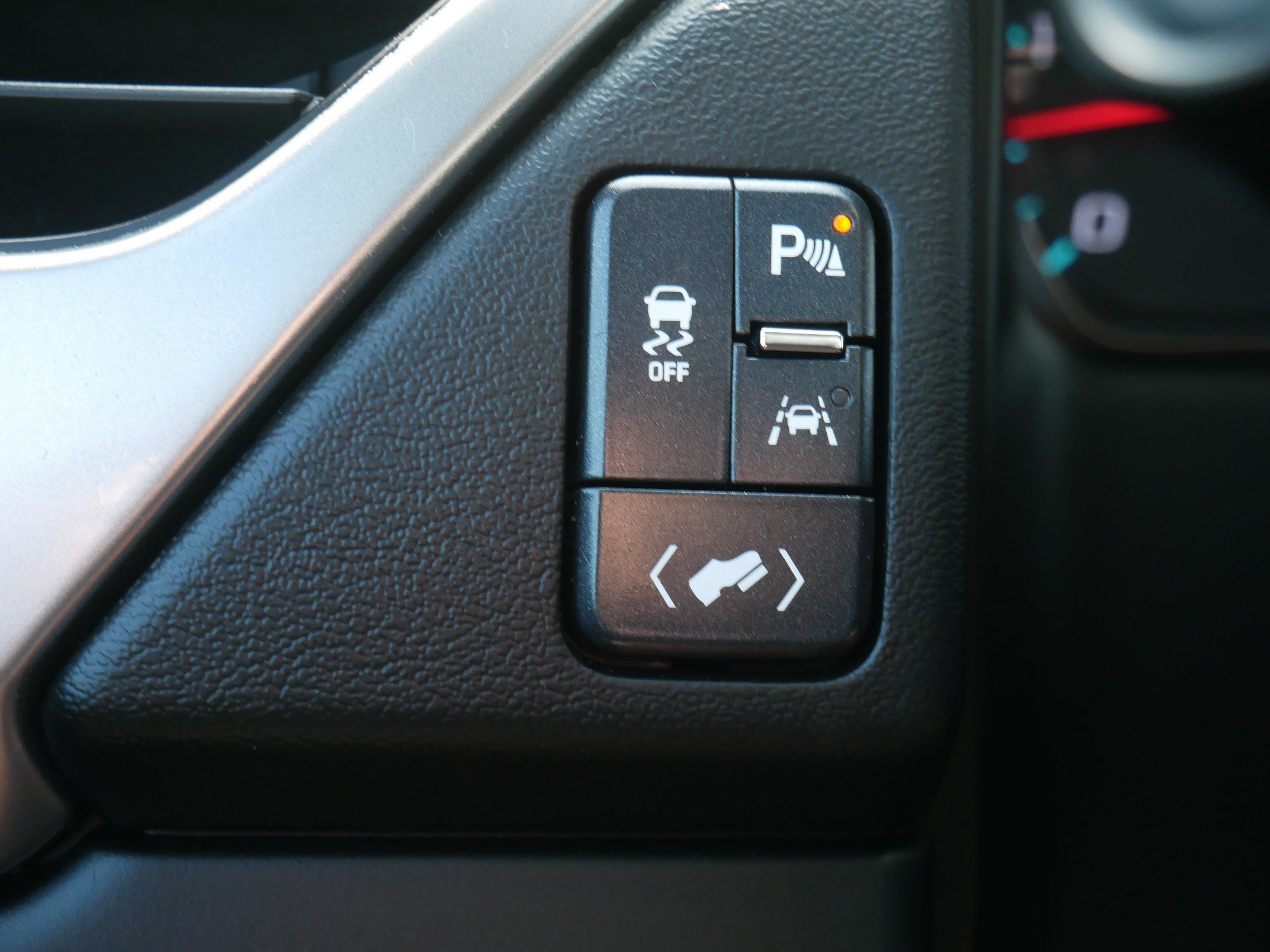 Used 2020 Chevrolet Tahoe LS w/ Enhanced Driver Alert Package AWD/4WD image 26