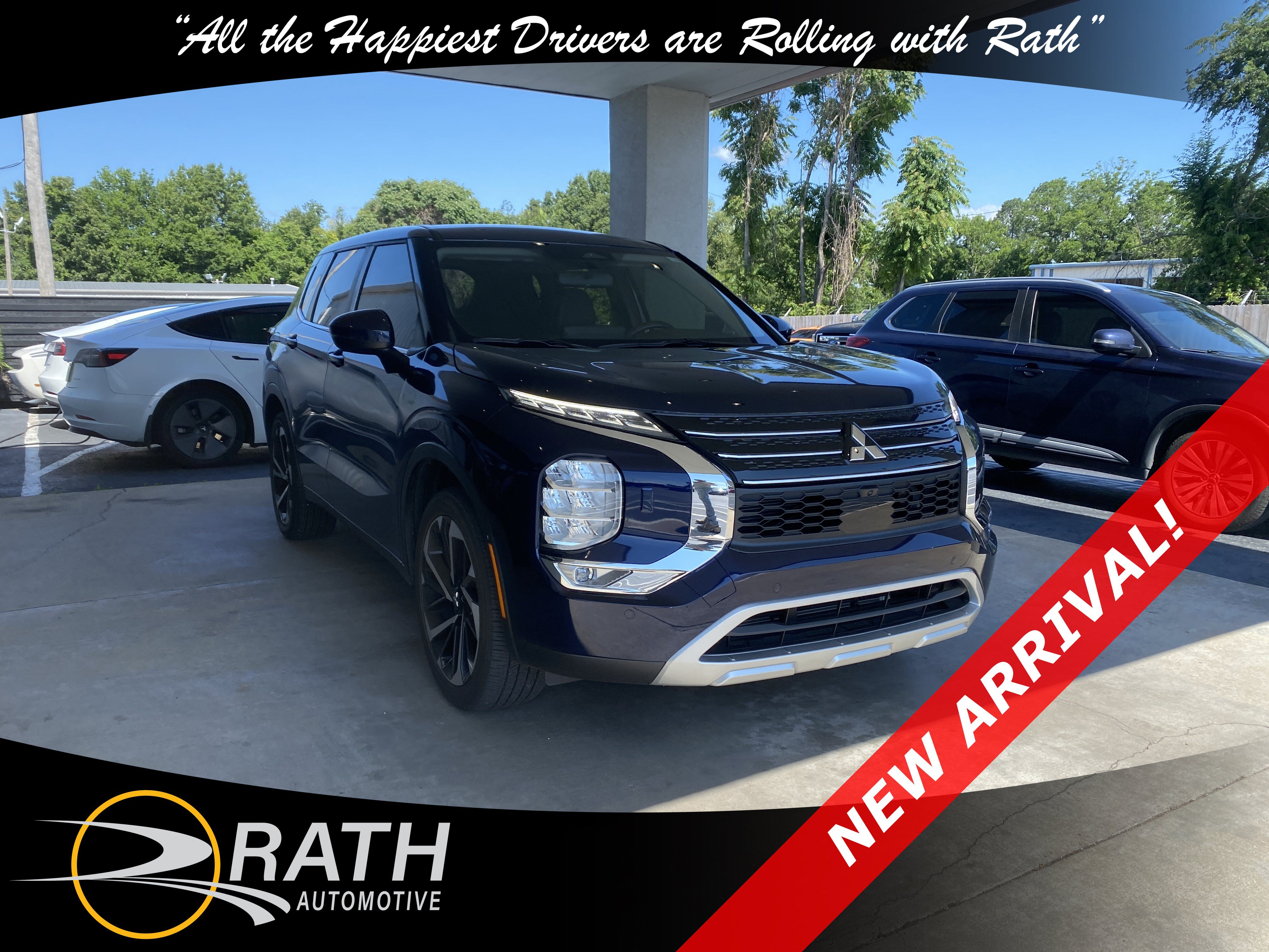 Used 2024 Mitsubishi Outlander SE AWD/4WD image 1