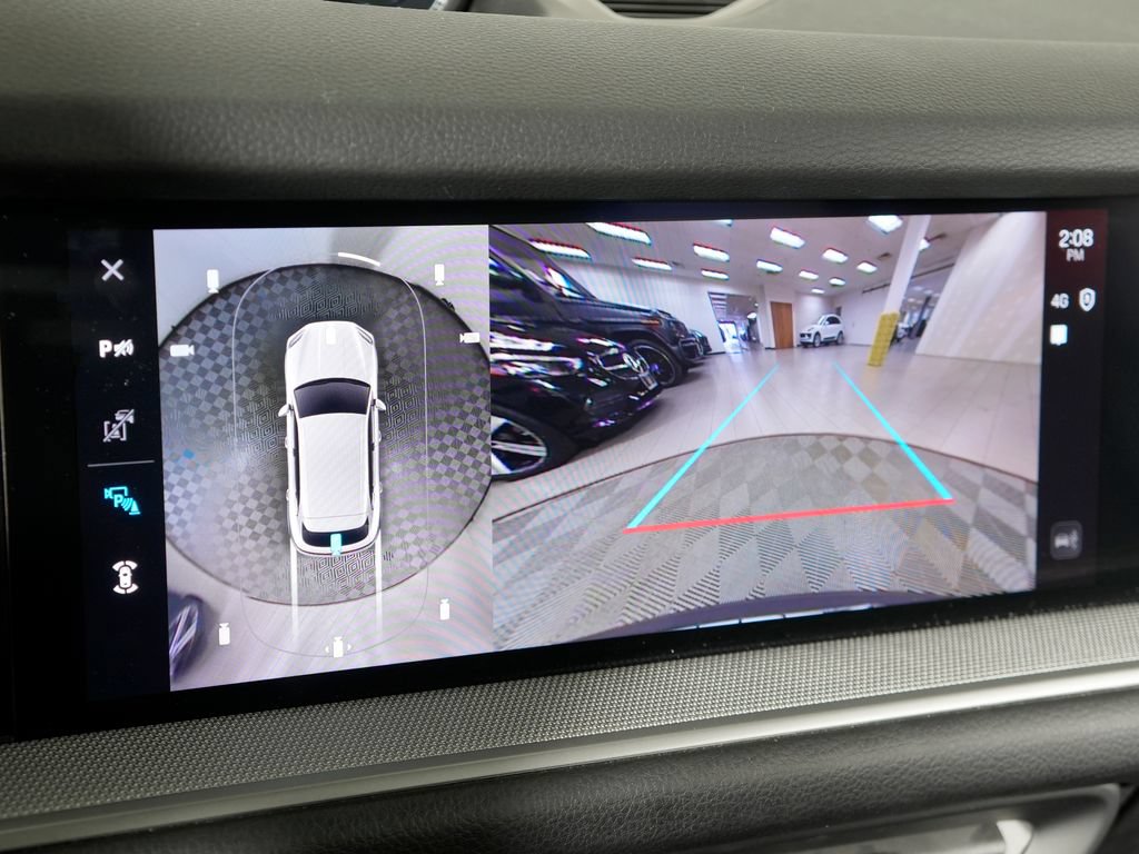 Certified 2024 Porsche Cayenne AWD/4WD image 33